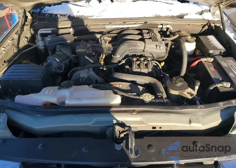 2006 Ford Explorer Eddie Bauer z USA, uszkodzony, nr VIN 1FMEU74E56UB49817